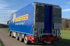 images/Produkte/Tieflader/40to/01-bauberger-einladen_maschinentransporter.jpg